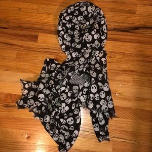 SKULL SCARF ONE SIZE EXCELLENT NEW CONDITION!